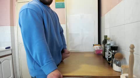 Snapshot of doriancretu95 chatting on December 31, 9:31 am menu below online show from December 31, 9:31 am