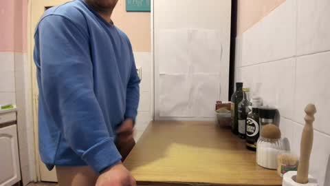 Snapshot of doriancretu95 chatting on January 17, 9:50 pm menu below online show from January 17, 9:50 pm