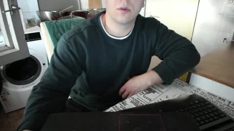 Snapshot of doriancretu95 chatting on January 26, 1:25 pm menu below online show from January 26, 1:25 pm