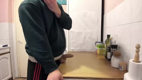 Snapshot of doriancretu95 chatting on February 23, 10:17 am menu below online show from February 23, 10:17 am