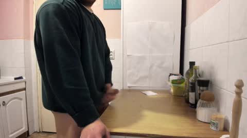 Snapshot of doriancretu95 chatting on March 1, 4:37 am menu below online show from March 1, 4:37 am