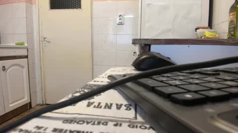 Snapshot of doriancretu95 chatting on March 11, 5:05 am menu below online show from March 11, 5:05 am