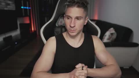 Dorian Reyes online show from November 21, 12:32 am