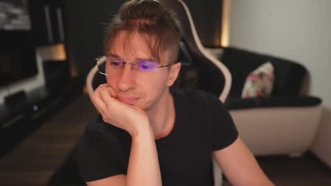 Dorian Reyes online show from January 6, 12:03 am