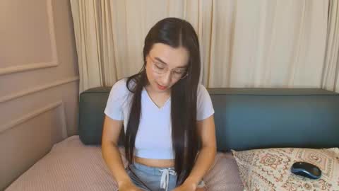 dorothy_valerisse online show from March 5, 10:33 am