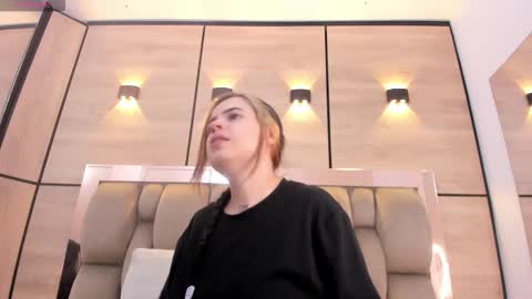 Snapshot of dorothy_vegga chatting on November 19, 2:22 am DOROTHY online show from November 19, 2:22 am