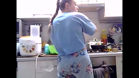 Snapshot of dorrie_ann chatting on January 27, 6:31 pm Dorrie Ann online show from January 27, 6:31 pm