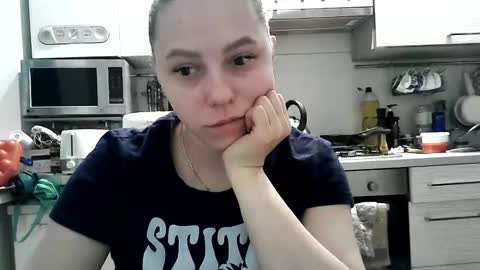 Snapshot of dorrie_ann chatting on February 25, 7:03 pm Dorrie Ann online show from February 25, 7:03 pm