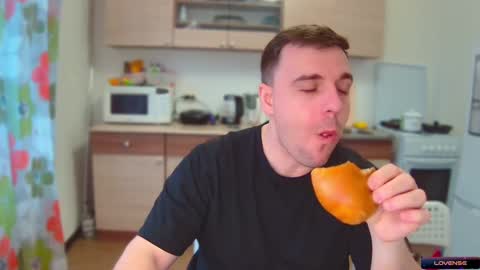 Snapshot of dosilasa chatting on December 24, 10:22 am Sasha online show from December 24, 10:22 am