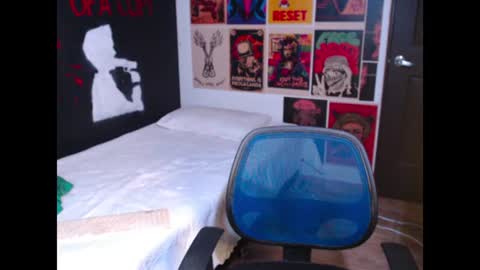 Snapshot of dostoyrodia_34 chatting on June 24, 9:58 pm will online show from June 24, 9:58 pm
