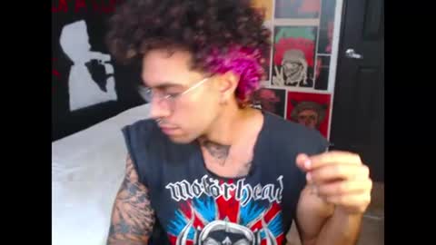 Snapshot of dostoyrodia_34 chatting on July 16, 9:10 pm will online show from July 16, 9:10 pm