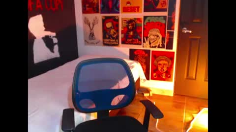 Snapshot of dostoyrodia_34 chatting on July 24, 10:41 pm will online show from July 24, 10:41 pm