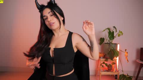 Snapshot of doubedeesarai chatting on November 1, 1:29 am Sara online show from November 1, 1:29 am