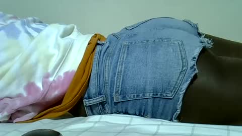 Snapshot of double_love9 chatting on June 21, 7:38 pm bellie online show from June 21, 7:38 pm