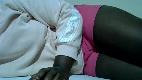 Snapshot of double_love9 chatting on June 25, 7:24 am bellie online show from June 25, 7:24 am