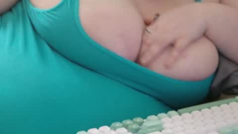Snapshot of doublecherrybombxo chatting on June 27, 5:29 pm Cherri online show from June 27, 5:29 pm