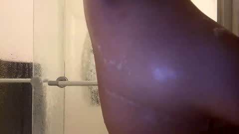 Snapshot of doubledeeboobies chatting on September 24, 5:55 am doubledeeboobies online show from September 24, 5:55 am