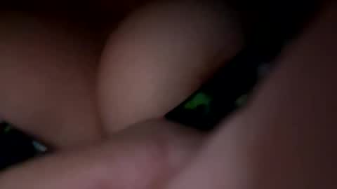 Snapshot of doubledeeboobies chatting on October 31, 5:30 am doubledeeboobies online show from October 31, 5:30 am