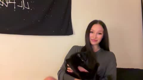 MOLLYYYY dont forget to give me a thumb up online show from October 24, 1:07 pm