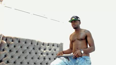 DOUGLAS online show from September 9, 2:05 pm