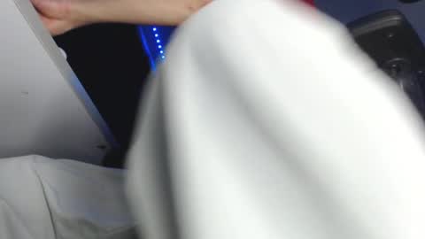 Snapshot of douglas_drake chatting on November 18, 1:33 am douglas_drake online show from November 18, 1:33 am