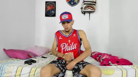 Snapshot of douglas_gallegos chatting on December 11, 10:27 pm douglas_gallegos online show from December 11, 10:27 pm