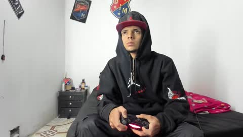 Snapshot of douglas_gallegos chatting on January 16, 3:56 am douglas_gallegos online show from January 16, 3:56 am