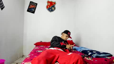 Snapshot of douglas_gallegos chatting on January 27, 4:41 am douglas_gallegos online show from January 27, 4:41 am