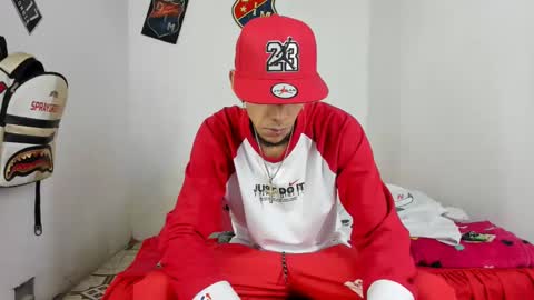 Snapshot of douglas_gallegos chatting on February 17, 5:36 am douglas_gallegos online show from February 17, 5:36 am