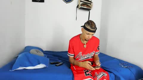 Snapshot of douglas_gallegos chatting on December 16, 6:02 pm douglas_gallegos online show from December 16, 6:02 pm