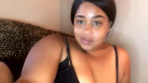 dove_love22 online show from November 9, 4:27 pm