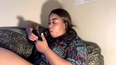 dove_love22 online show from December 17, 4:24 pm