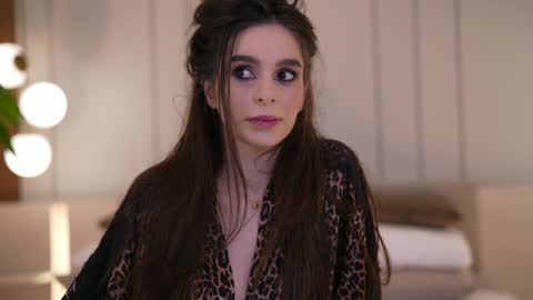 Snapshot of dovia chatting on January 10, 7:32 am . . online show from January 10, 7:32 am