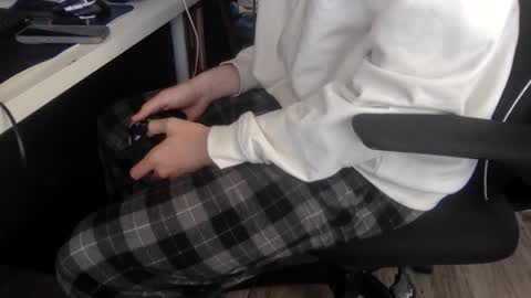 Snapshot of downbad69xxx chatting on April 4, 10:51 pm daddy online show from April 4, 10:51 pm