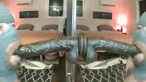 Snapshot of dpthroatorallybi chatting on February 20, 6:37 am dpthroatorallybi online show from February 20, 6:37 am