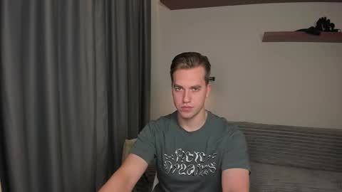 Snapshot of dr_your_dream chatting on September 17, 8:43 pm Mervin online show from September 17, 8:43 pm