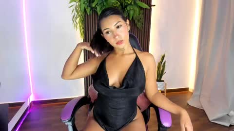 Lissa  Or DRACARYSS your dragon Queen  online show from April 22, 12:07 pm
