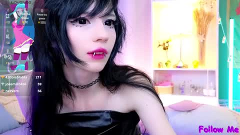 Draculaura online show from December 14, 3:07 am