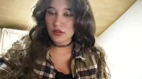 Snapshot of draculina69 chatting on February 3, 5:18 am draculina69 online show from February 3, 5:18 am