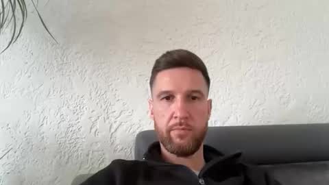 Snapshot of dragomir888888 chatting on April 13, 12:43 pm dragomir888888 online show from April 13, 12:43 pm