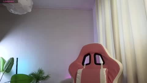 Lisbeth Salander online show from December 4, 6:23 am