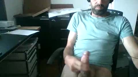 Snapshot of dragonflyy83 chatting on October 24, 6:43 am dragonflyy83 online show from October 24, 6:43 am