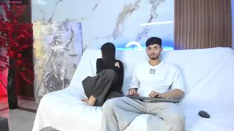 Snapshot of drake_and_zara chatting on June 12, 1:32 pm Drake and Zara online show from June 12, 1:32 pm