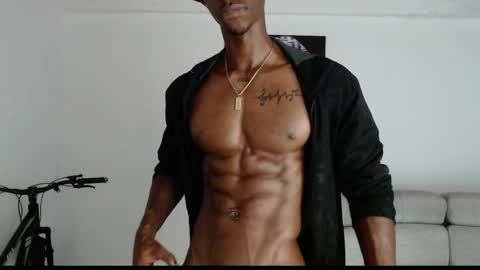 Snapshot of drake_brown_23 chatting on May 10, 5:56 am Drake 23 online show from May 10, 5:56 am
