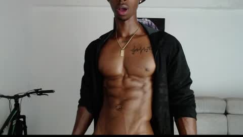 Snapshot of drake_brown_23 chatting on May 11, 6:49 pm Drake 23 online show from May 11, 6:49 pm