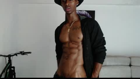 Snapshot of drake_brown_23 chatting on June 2, 8:05 am Drake 23 online show from June 2, 8:05 am