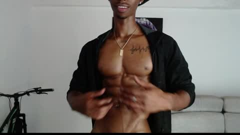 Snapshot of drake_brown_23 chatting on June 5, 9:48 am Drake 23 online show from June 5, 9:48 am