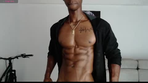 Snapshot of drake_brown_23 chatting on June 14, 9:00 am Drake 23 online show from June 14, 9:00 am
