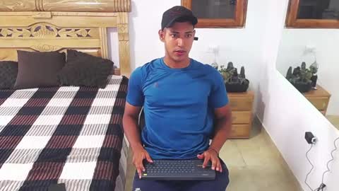 drake_cerra online show from November 19, 3:06 am