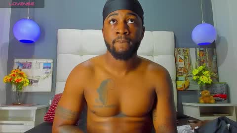 ---Drake--- online show from December 3, 5:55 pm